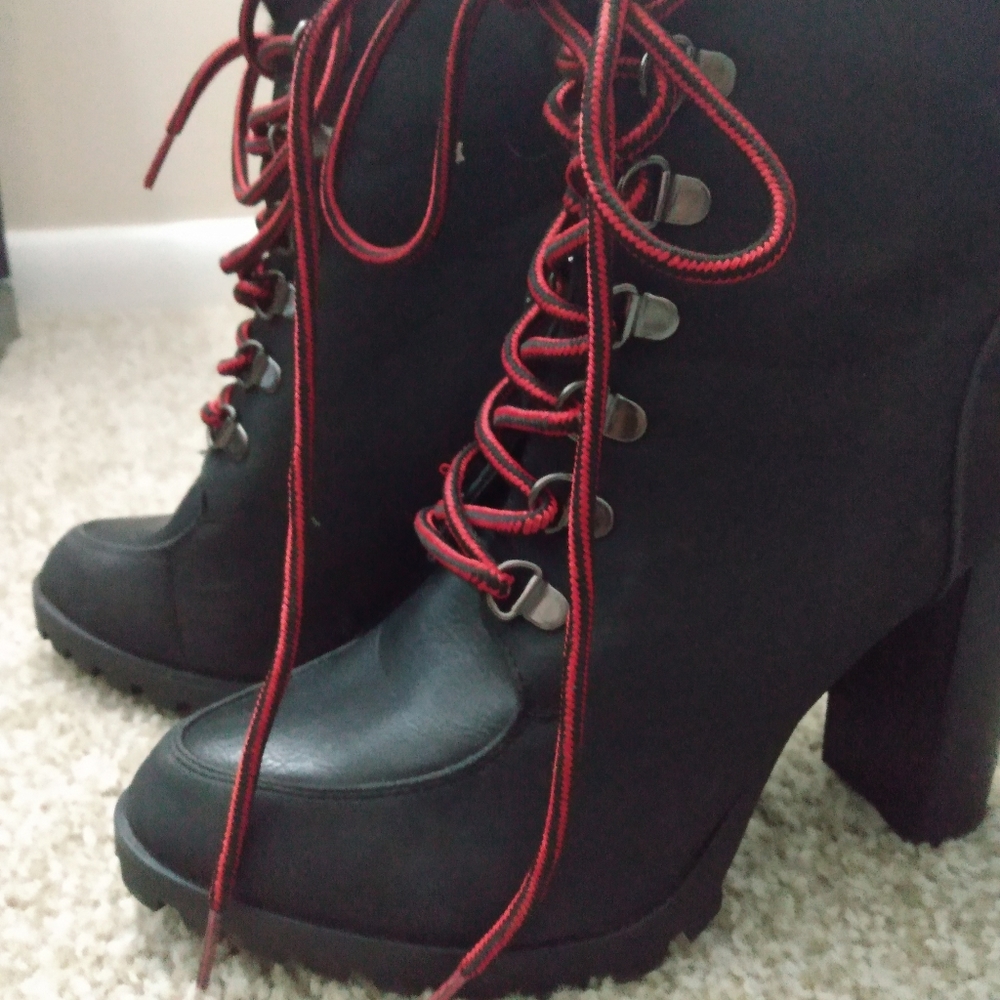Ladies fir-lined booties